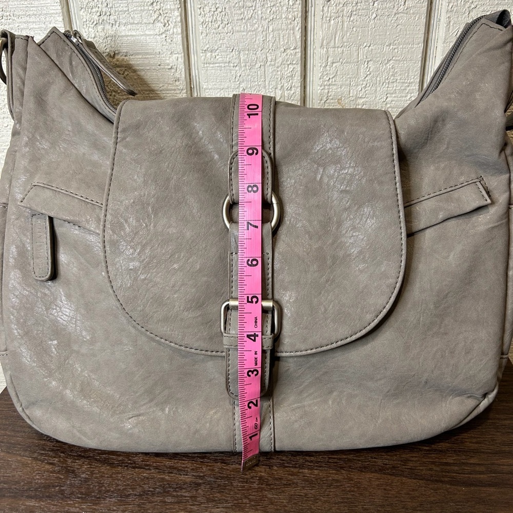 Kelly Moore B-Hobo Camera Bag - Picture 10 of 10
